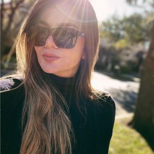 Meet your Posher, Ana maria